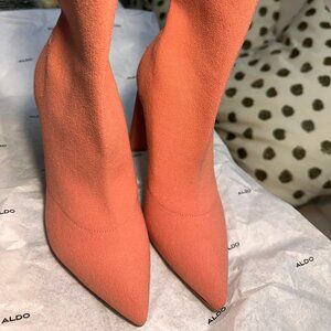 **NEW** ALDO Womens Tylah Sock boot, Size 7